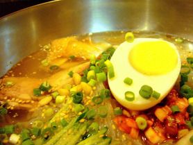 豊富な麺類　　冷麺　ビビン麺　カルビ麺　テグタン麺