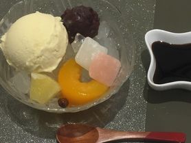 クリームあんみつ