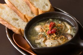 アヒージョ 牡蠣or海老or帆立  バケット付き