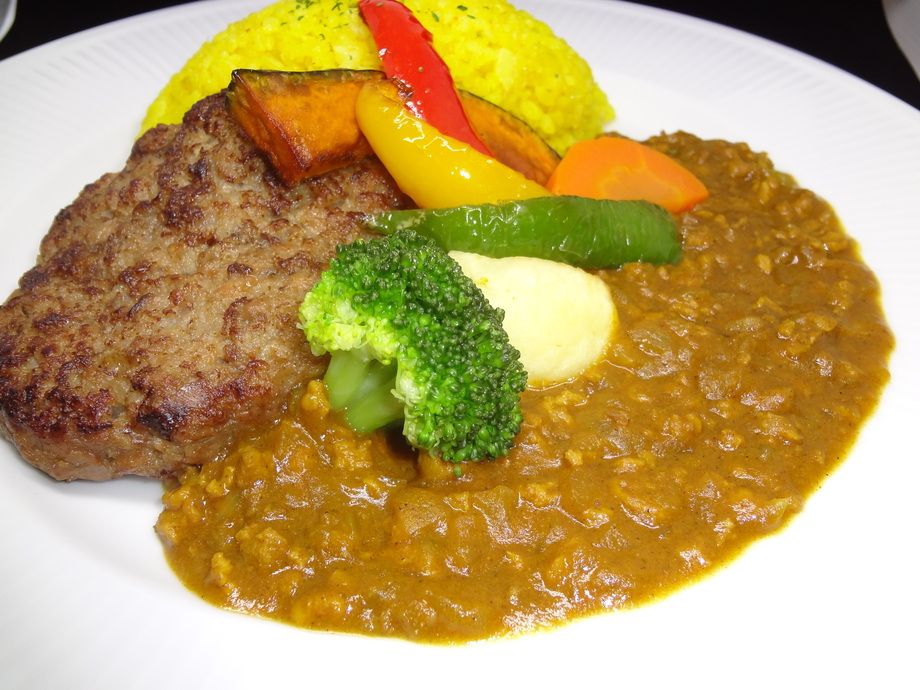 SHOJIN tokyo季節野菜のヘルシーハンバーグカレー（スープ付）