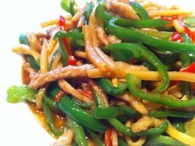 豚肉とピーマンの細切り炒め