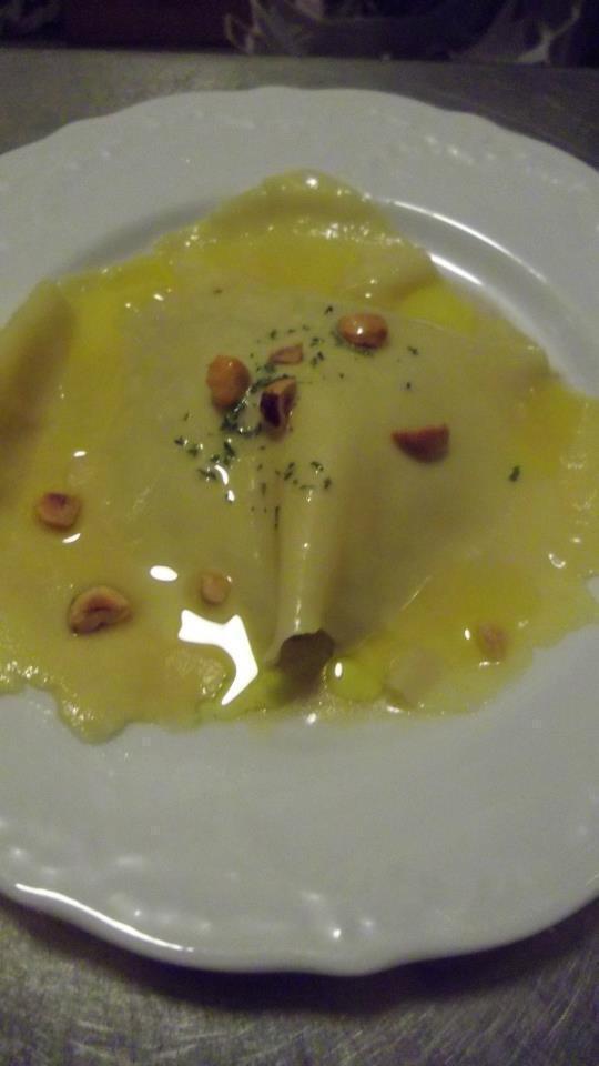 ベローナ地区の古典風ラザーニャ、スフォーリアの蝦夷鹿のラグーソース