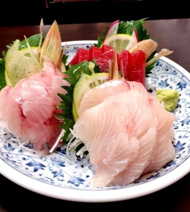刺身３種盛り（980円~1370円/1人前）