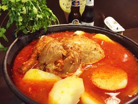 【冬季限定】丸鶏のココナッツファイヤー鍋！！