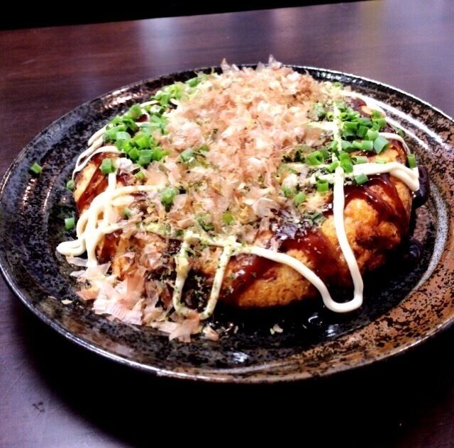 牡蠣とチーズの雑魚膳お好み焼き（1274円）