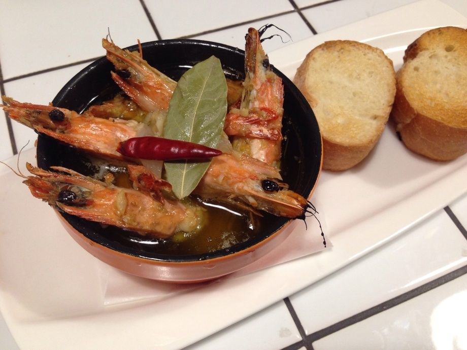 有頭エビとマッシュルームのアヒージョ