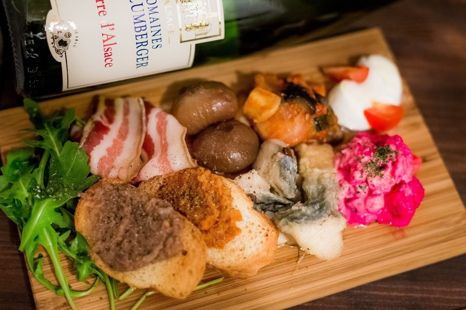 おまかせ前菜盛り合わせ（¥880）