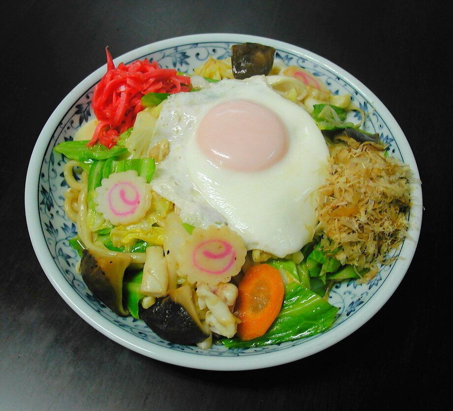雑魚膳 焼うどん（864円）