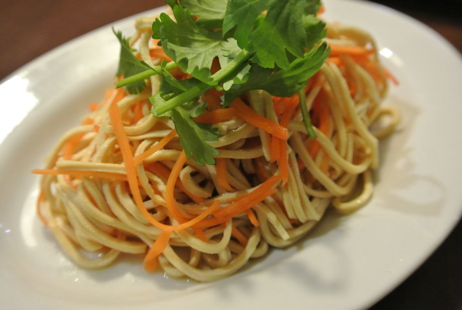 【冷菜】中国干し豆腐の和え物（550円）