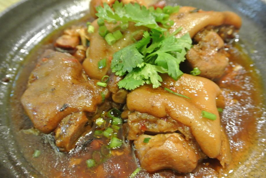 【肉料理】とろとろ豚足のピリ辛煮（1080円）