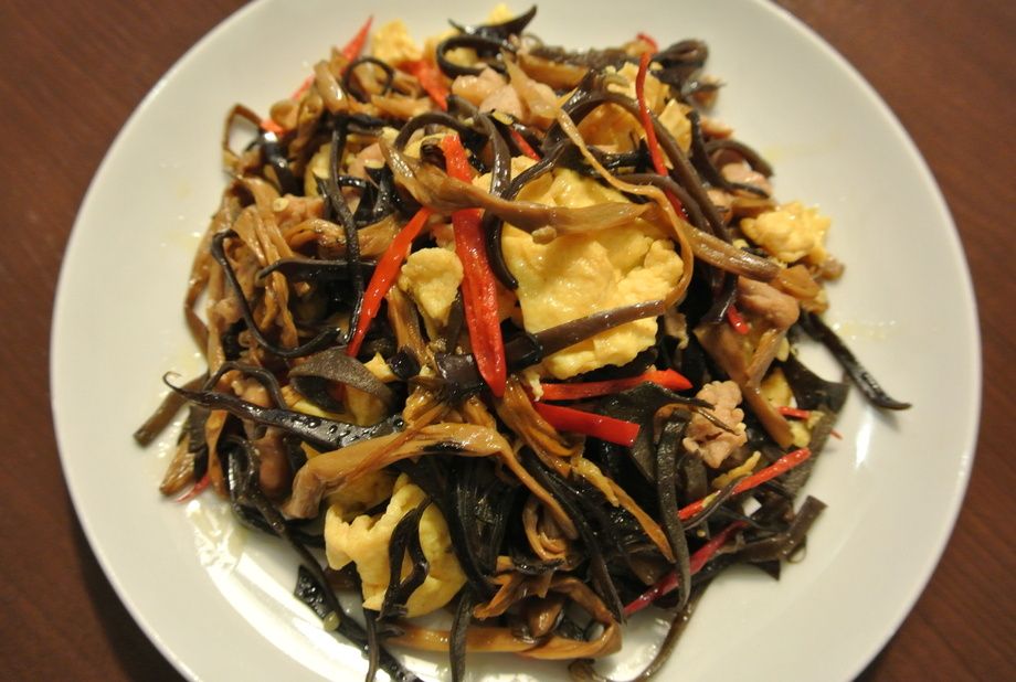 【肉料理】コリコリ木耳と卵の炒め（1080円）