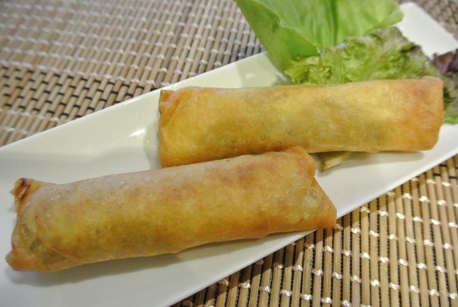 【点心】春巻き（2本）