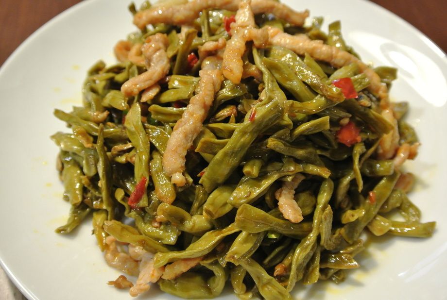 【人気NO.5】ささげと豚肉の細切り炒め（1080円）