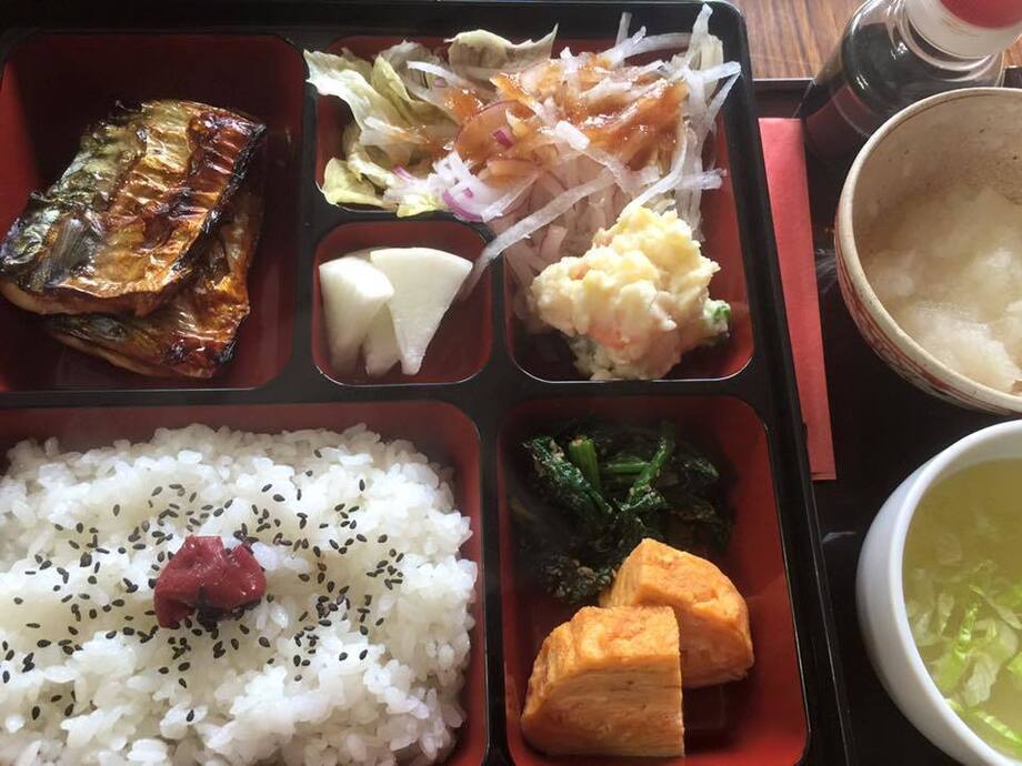 松華堂弁当　塩サバ