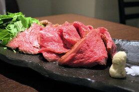 国産黒毛和牛のしっとり“レア”ローストビーフ