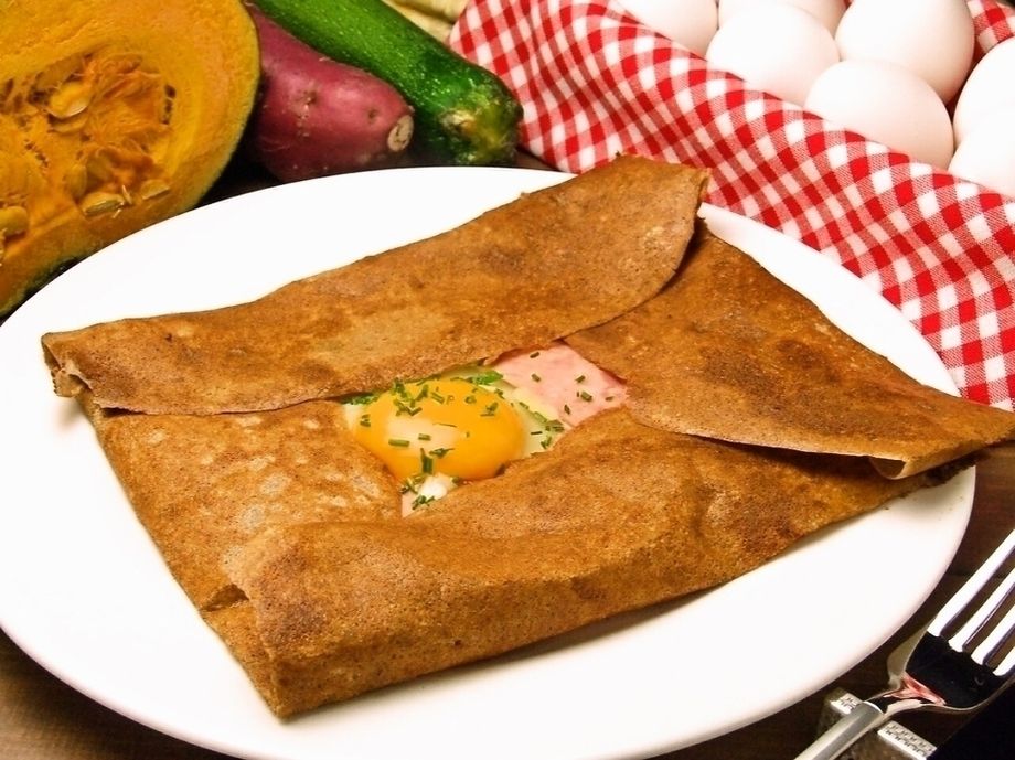 ガレットコンプレット（ハム、チーズ、卵）