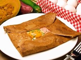 ガレットコンプレット（ハム、チーズ、卵）