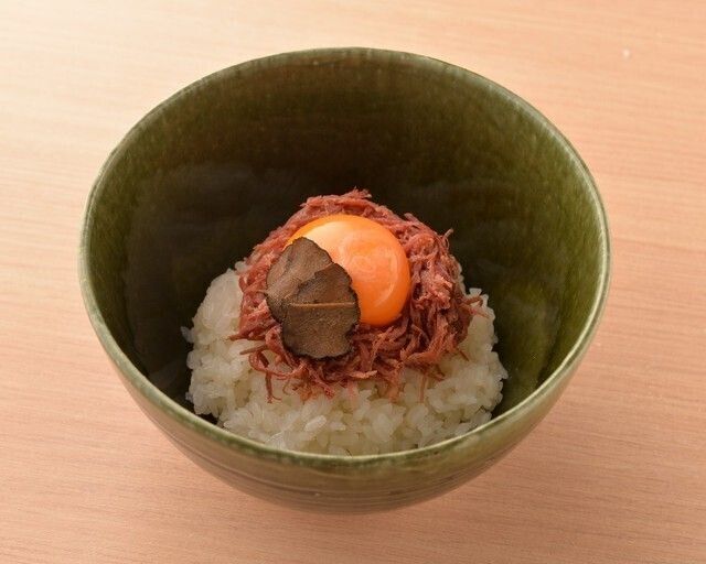 熟成和牛コンビーフ玉子かけごはんwithトリュフ