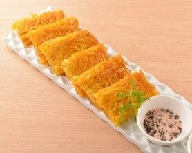 じゃがいもチヂミ～トリュフ塩と青唐辛子のOIL添え～