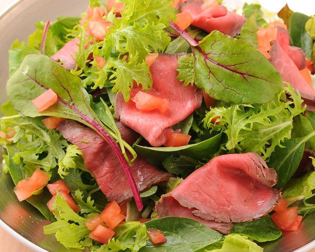 エイジングビーフ　熟成ベーコンサラダ