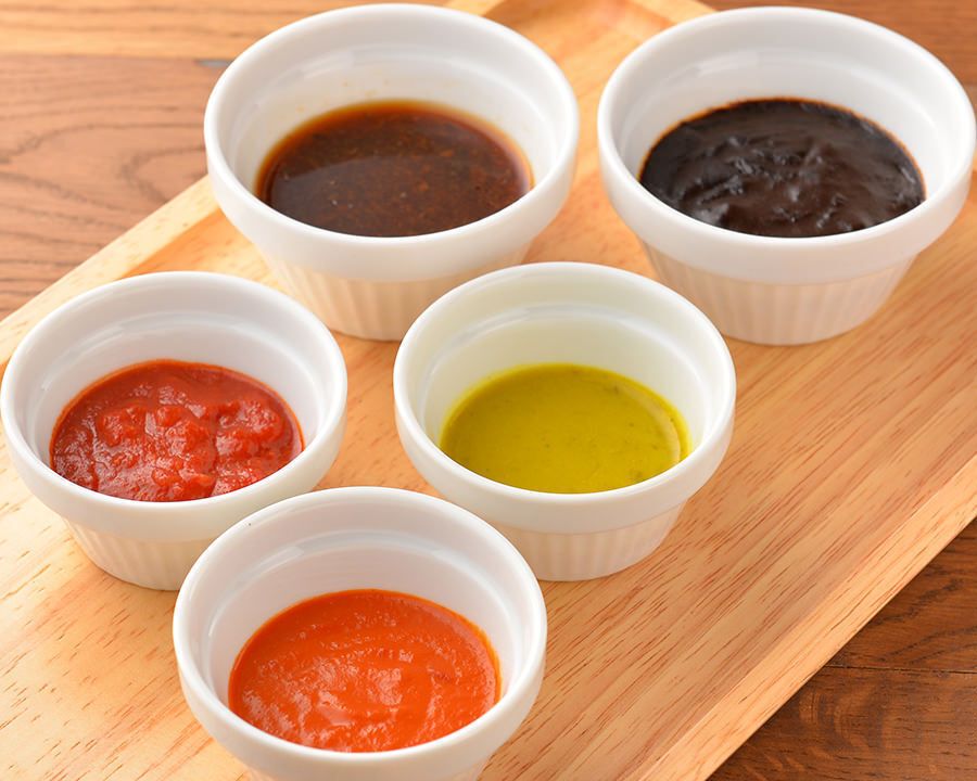 美味しいお肉をさらに引き立ててくれる5種類のこだわりソース！