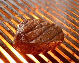 ビックリ！厚切り塊肉グリル