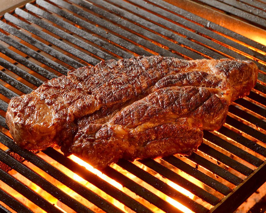 圧巻！熟成和牛大判一枚肉グリル