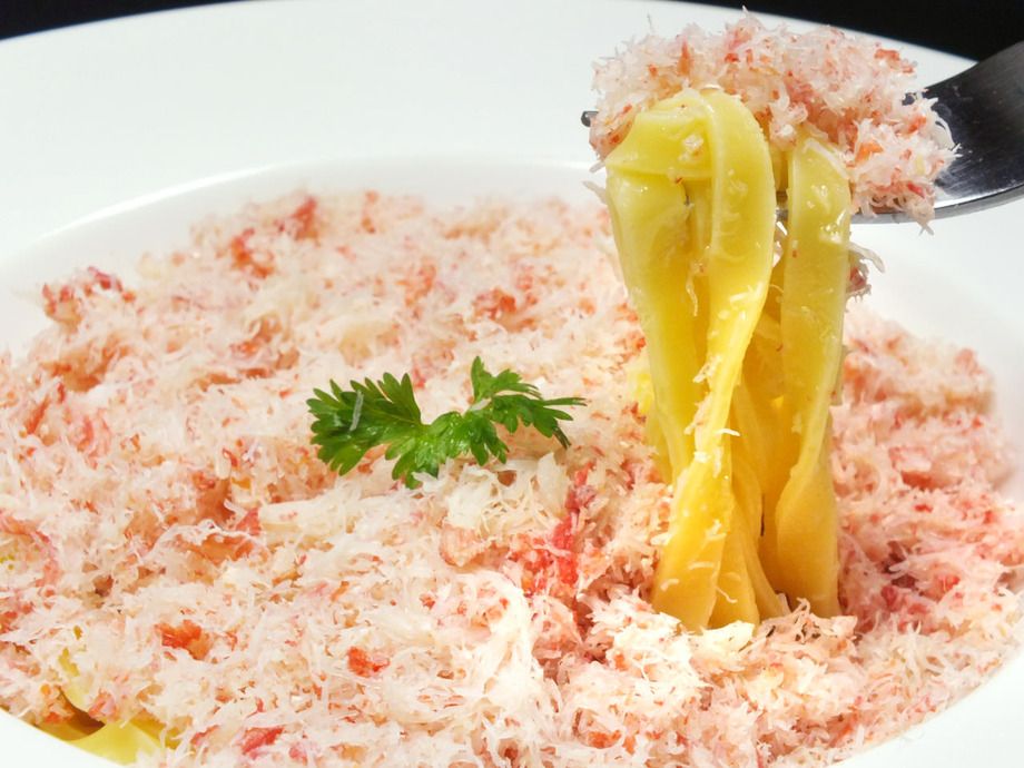 凝縮した旨みと大ボリュームが魅力！カニで見えないパスタ