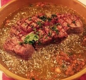 牛肉のアヒージョ