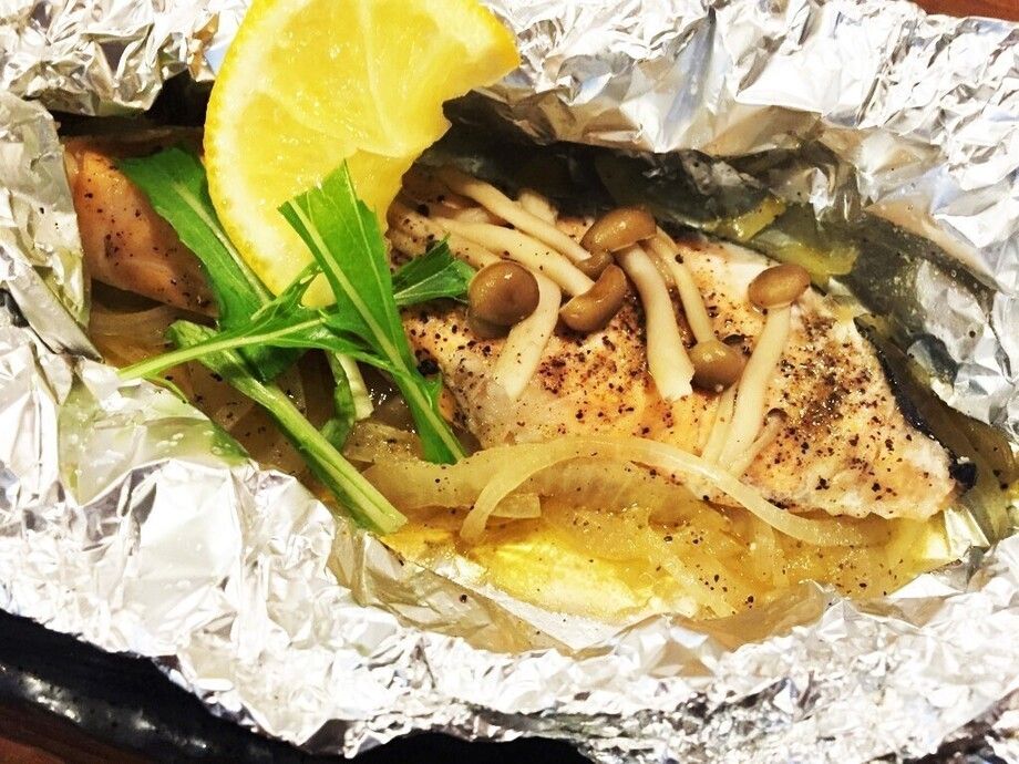 鮭のホイル蒸し（５６５円(610円)）