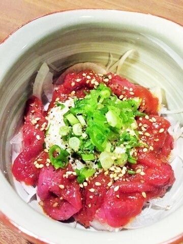 さくらユッケ（６４８円(700円)）