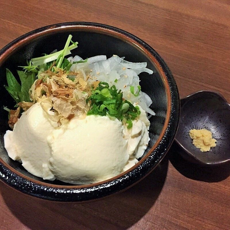 自家製豆腐の冷ややっこ（４９１円(530円)）