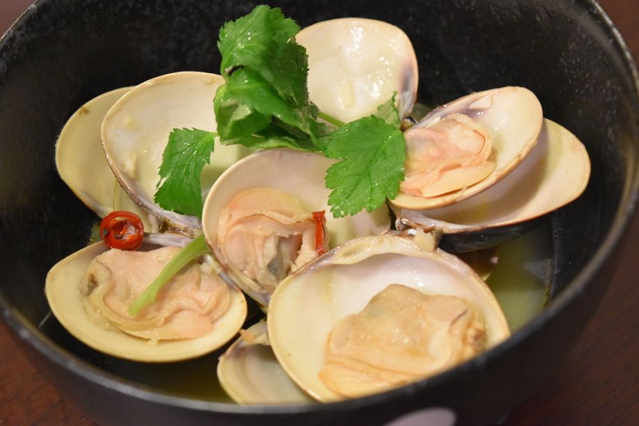 ハマグリのワイン蒸し