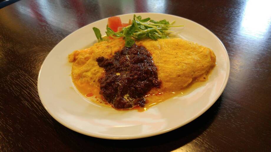 オムレツ伊勢屋ソースかけ