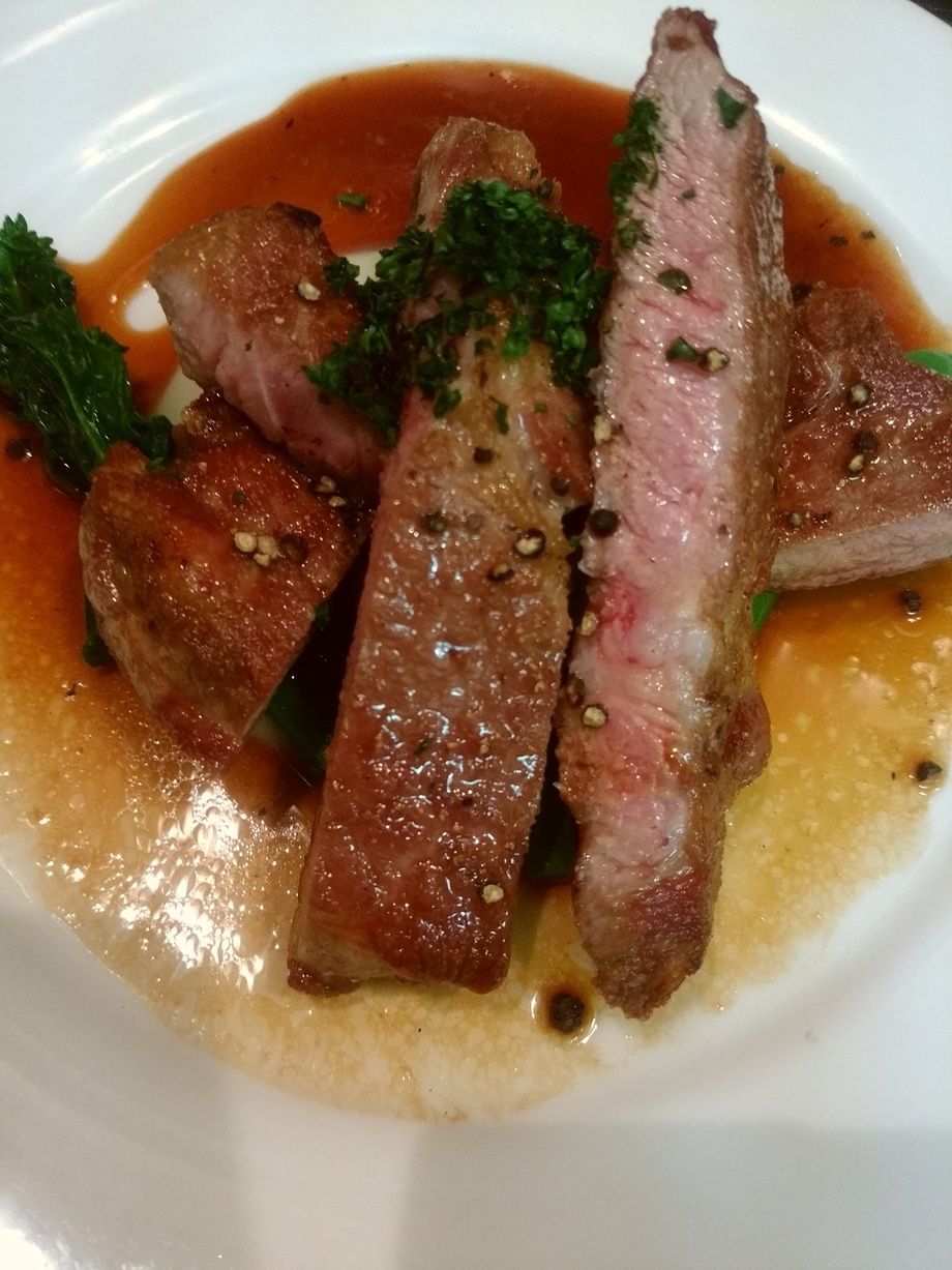 米沢の大沢牧場豚とジューのソース