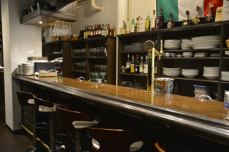 一階のBARスペース