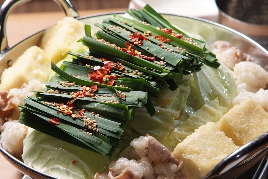 博多名物しろ味噌もつ鍋（１２９９円）