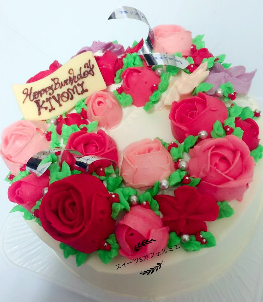 花のデコレーションケーキ