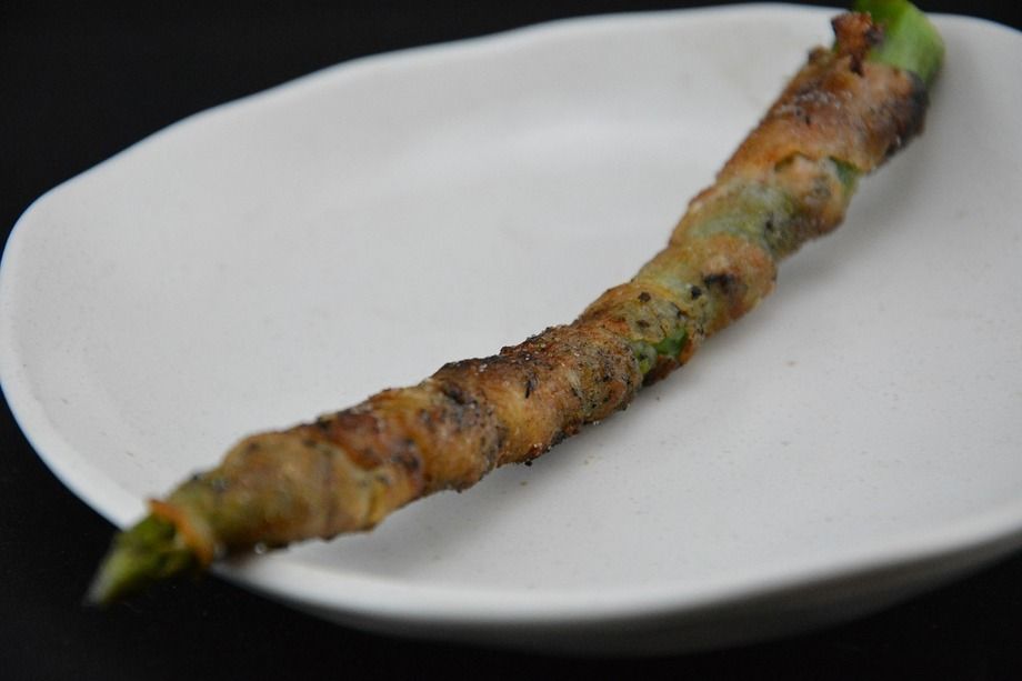 アスパラ巻き（200円）