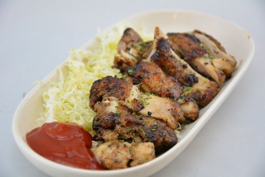 ジャークチキン（500円）