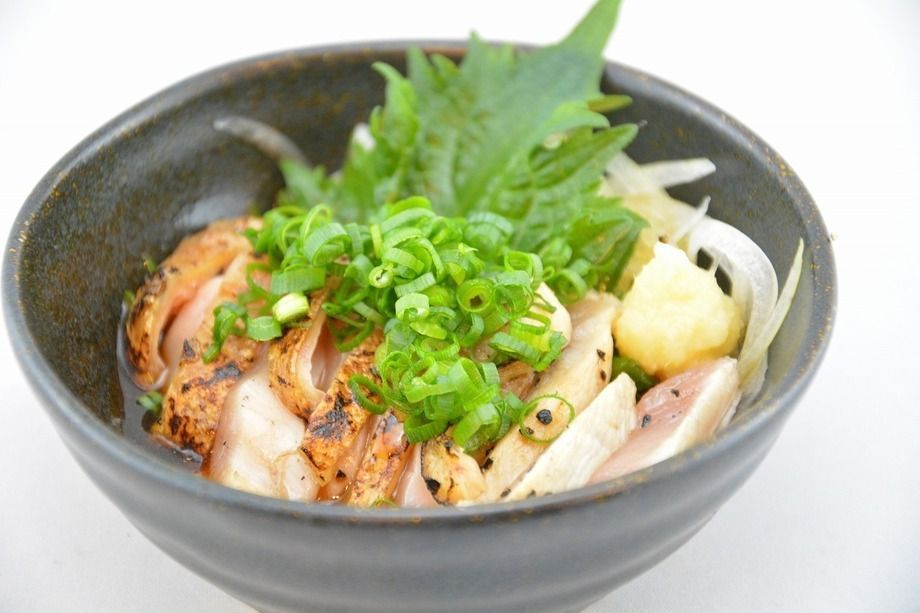 鶏むねタタキ（450円）