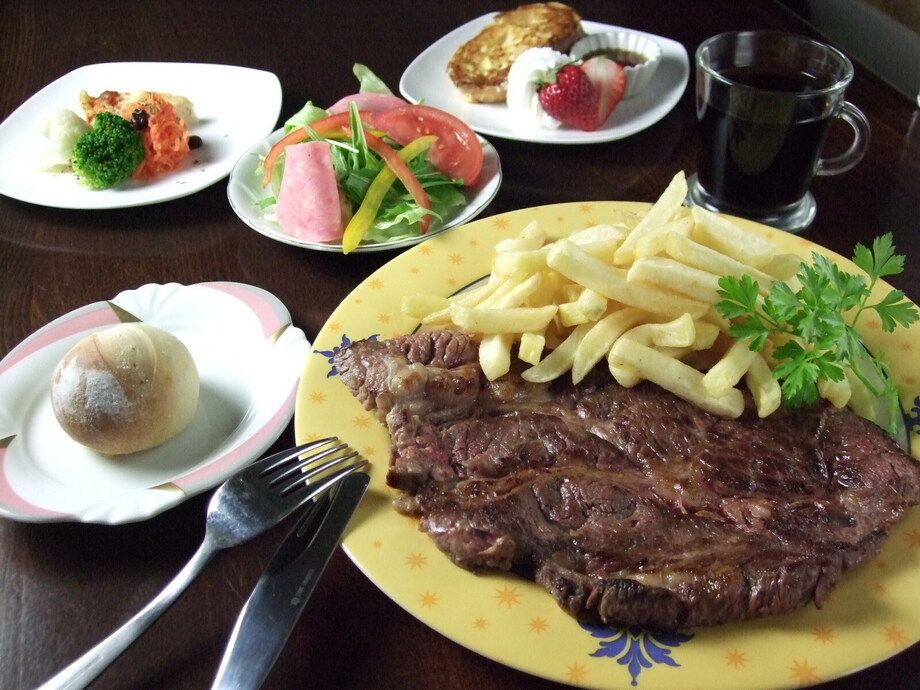 ステーキコース（数量限定、予約をお勧めいたします。）