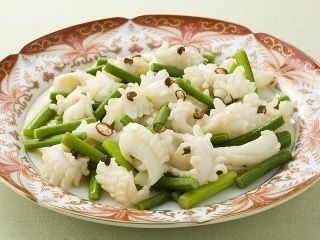 アカイカとニンニクの芽炒め