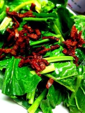 カリカリベーコンのほうれん草サラダ