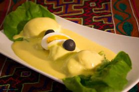 ポテトのピリ辛クリームソースがけ　PAPA A LA HUANCAINA 