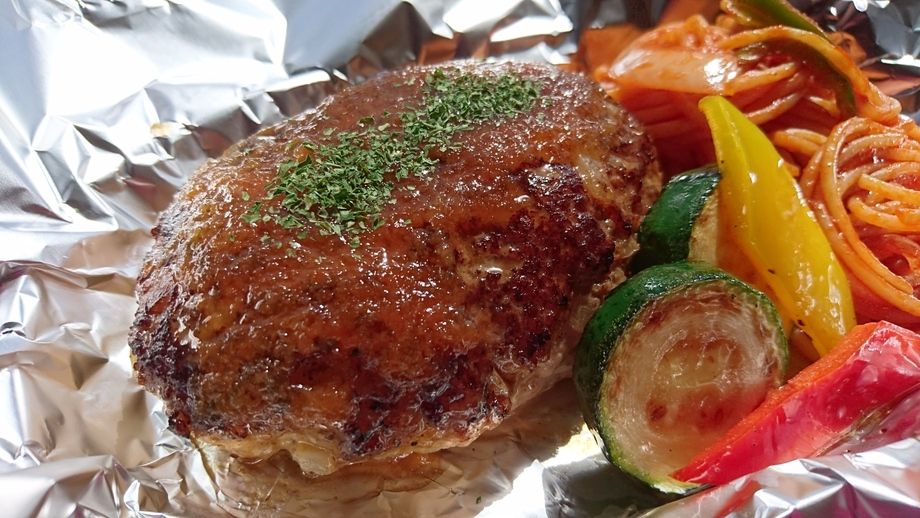 鉄板ジューシーハンバーグ（９８０円）