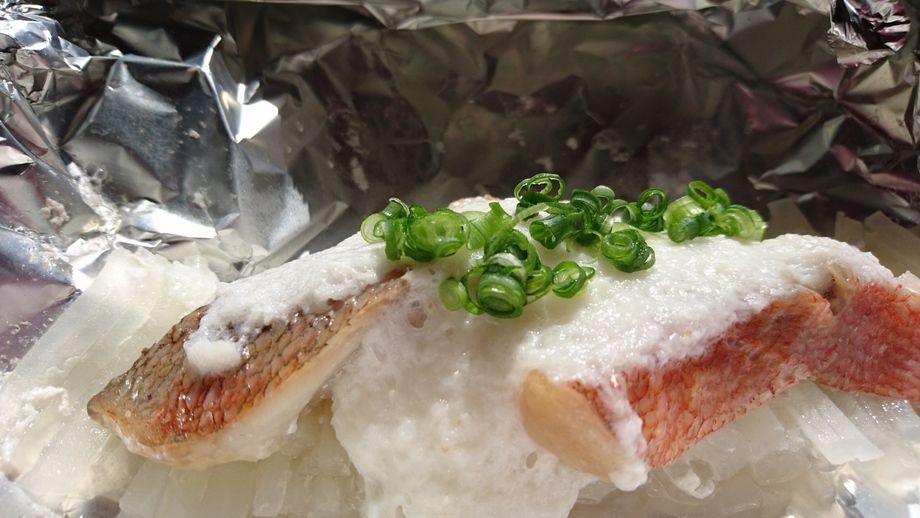 赤魚の鉄板酒蒸（８８０円）