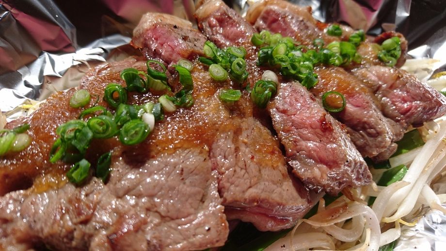 豪快ステーキ盛り（１８９０円）