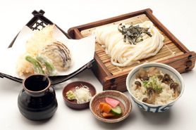 天ぷら付　せいろうどん