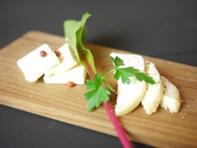 クリームチーズとモッツァレラの味噌漬け